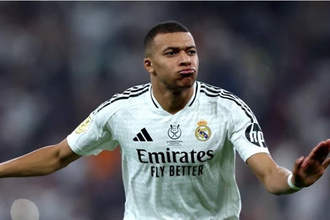 صباحك أوروبي.. شكر أنشيلوتي لتشيزني.. اهتمام إنتر بووكر.. ومبابي لا يمكن انتقاده